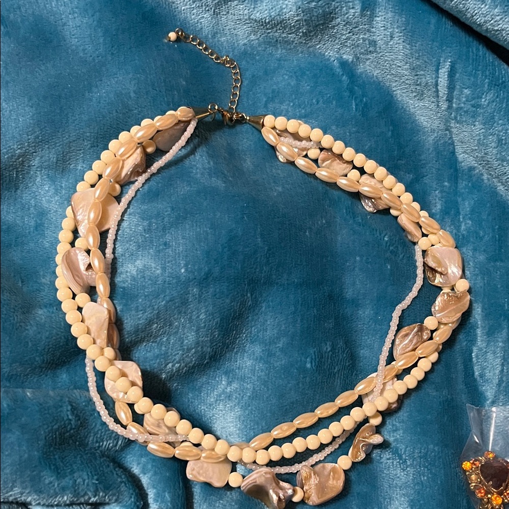 Elegant Cream Beaded Necklace